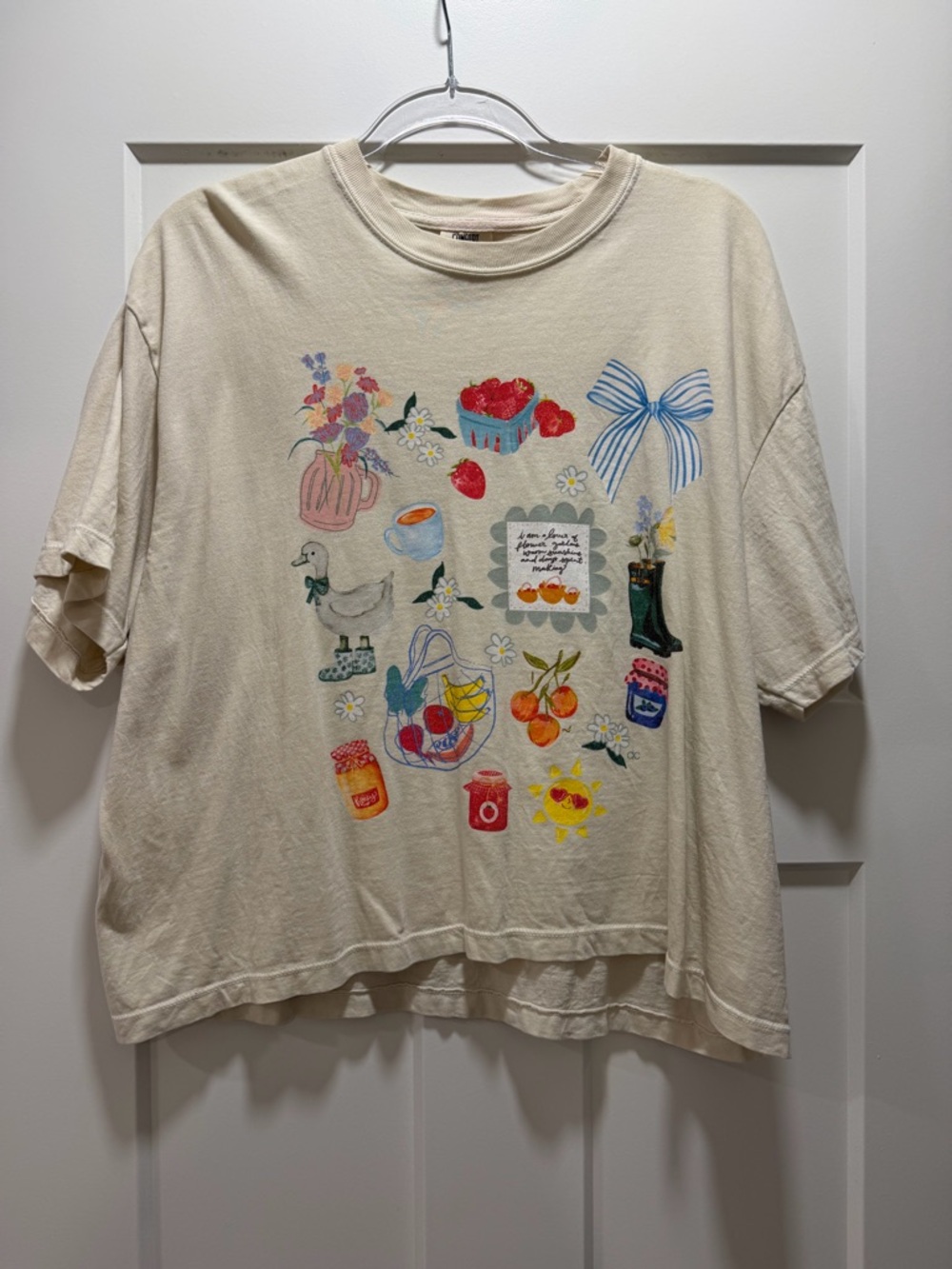 🖤 SOLD 🖤 Whimsical Fruit & Floral Crop Graphic Tee